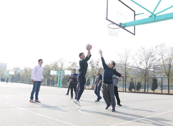 说明: E:\work\宣传部\宣传工作\Photos\2018\201811\20181109快猫
召开教职工趣味运动竞赛\xcb\IMG_7170.JPG